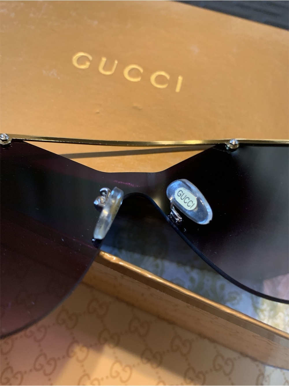 Gucci Women's Dark Purple Shield Sunglasses with Gold Bee Detail - Picture 3 of 12